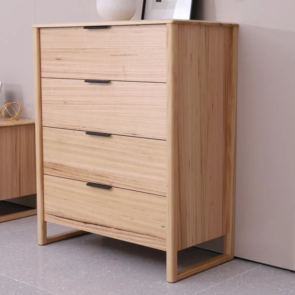 Tallboy with four drawers in modern finish