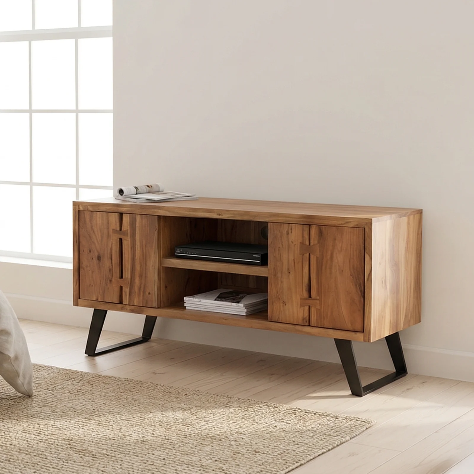 Delamere Entertainment Unit 1350