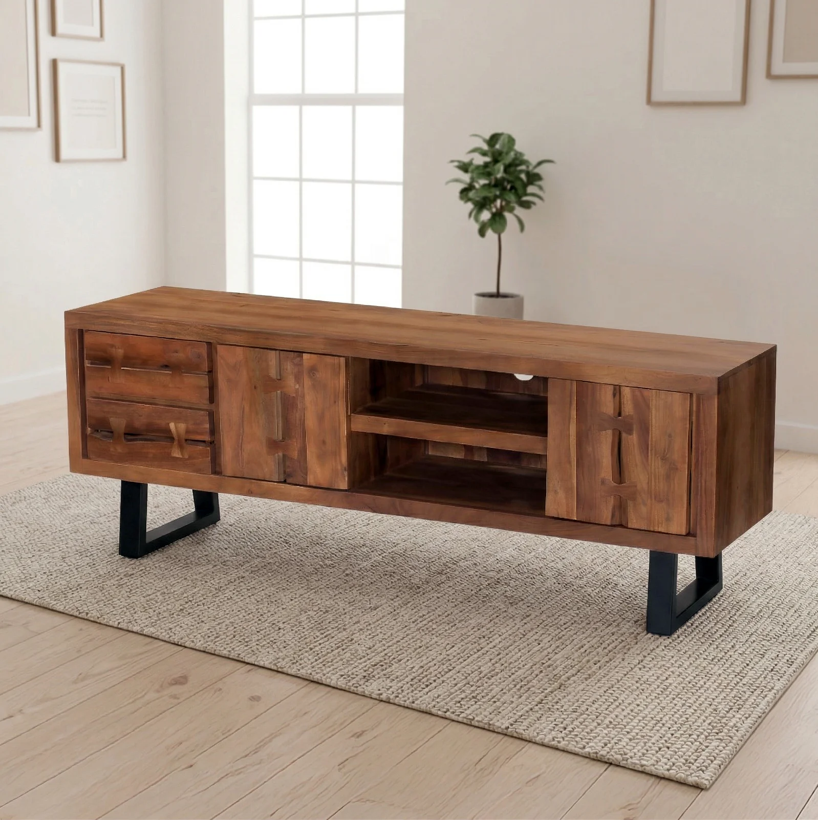 Delamere Entertainment Unit 1650